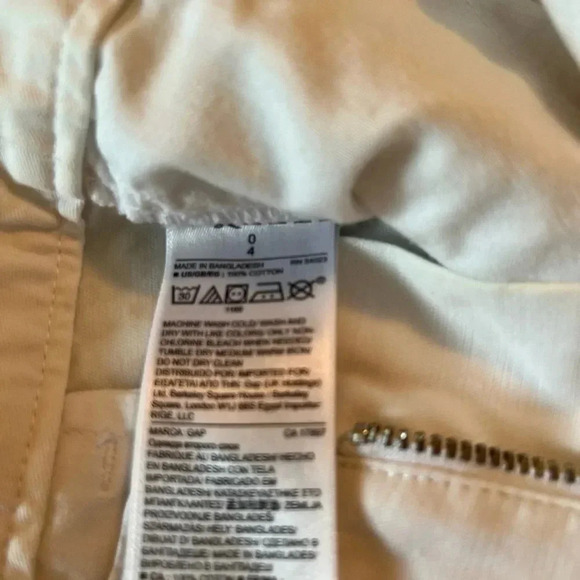 Gap women’s size 4 white shorts - Picture 3 of 4